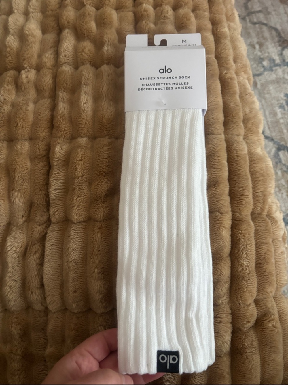 ALO Yoga White Unisex Scrunch Sock - Ribbed Knit